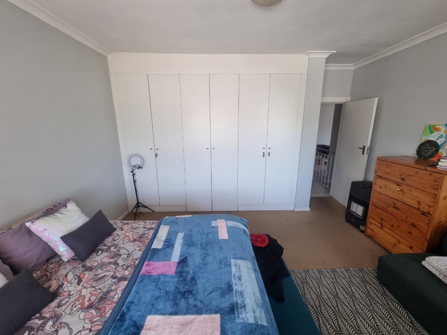 To Let 4 Bedroom Property for Rent in Claremont Western Cape